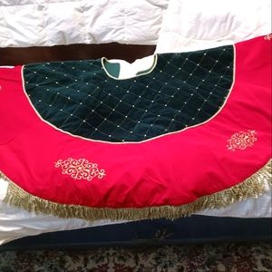 Christmas tree skirt